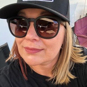 Meet your Posher, Cher